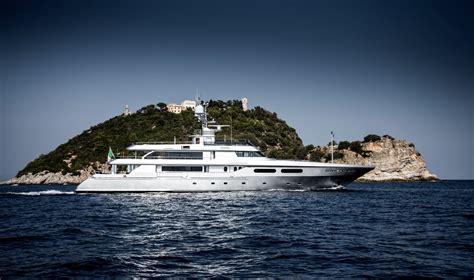 Regina: Inside Dolce and Gabbana's 50m yacht asking €18 million.